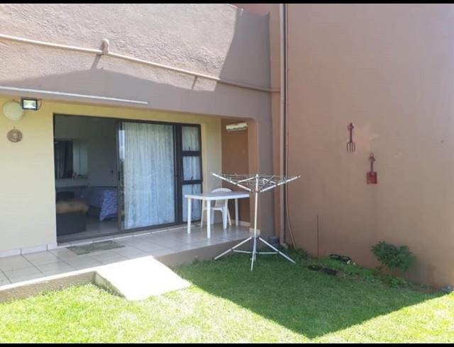 2 BEDROOM APARTMENT FOR SALE IN PALM BEACH